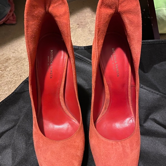FINAL SALE NWOT Bottega Veneta New Red/orange Suede HeelsNWOT has new sticker! - Picture 2 of 6